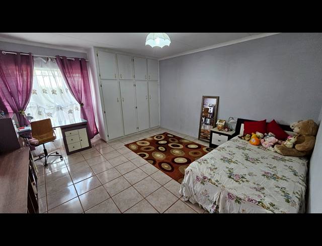 6 BEDROOM HOUSE FOR SALE IN BENDOR